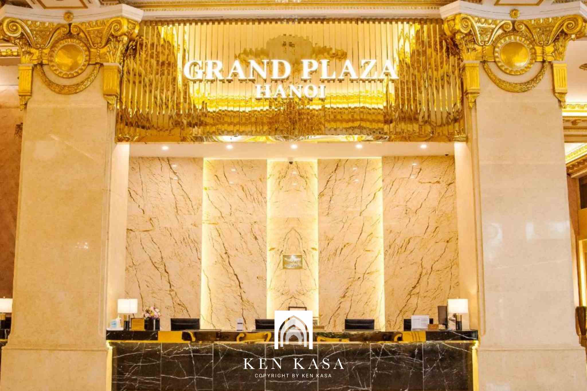 Không gian quầy lễ tân của Grand Plaza hotel 